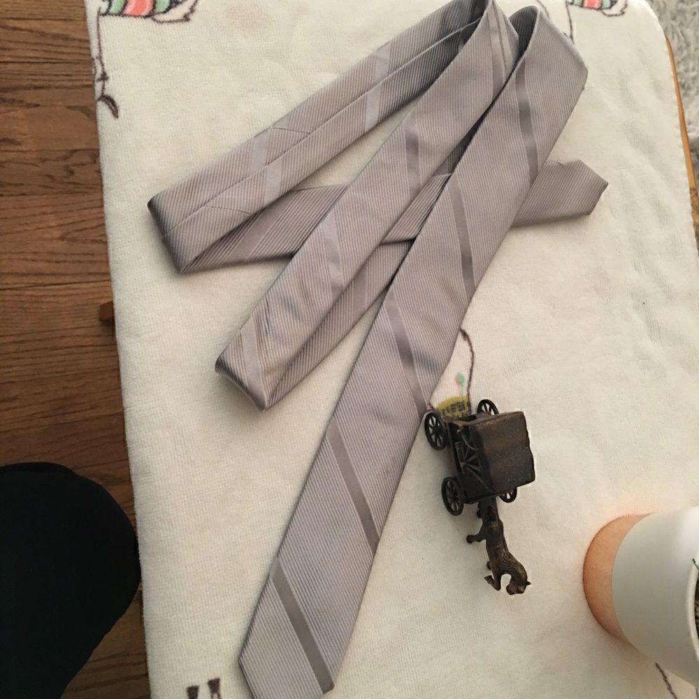 Express 100% Silk Tie - Picture 2 of 4